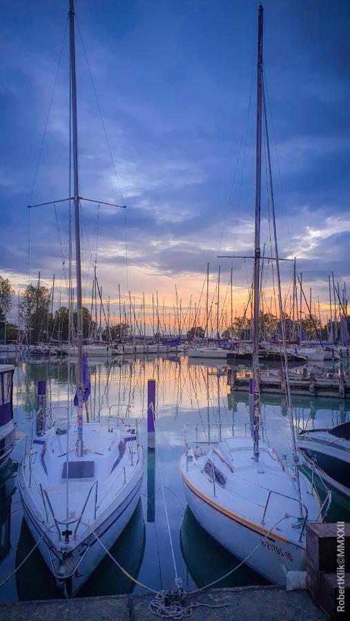 Fonix Hotel Balatonfoldvar Bagian luar foto