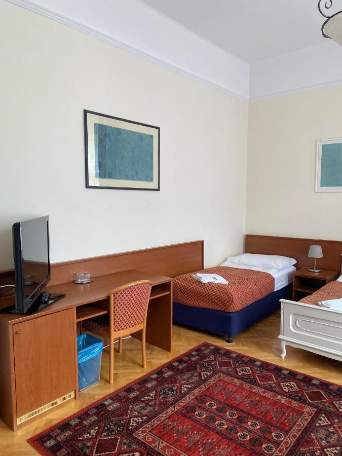 Fonix Hotel Balatonfoldvar Bagian luar foto