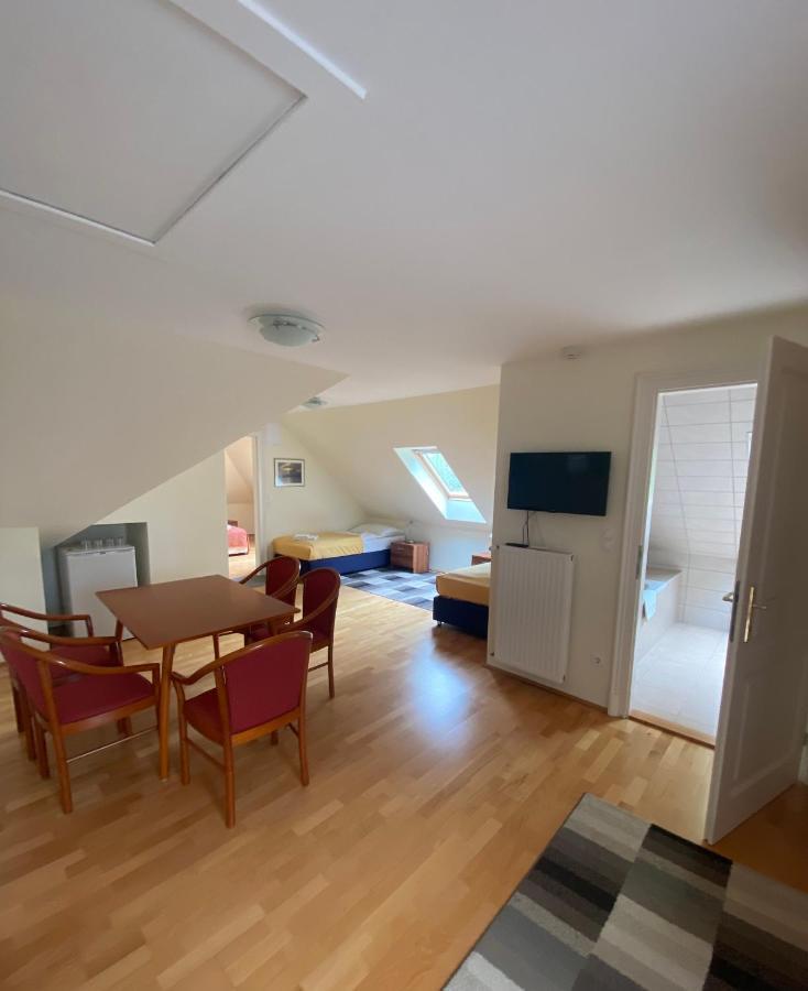 Fonix Hotel Balatonfoldvar Bagian luar foto