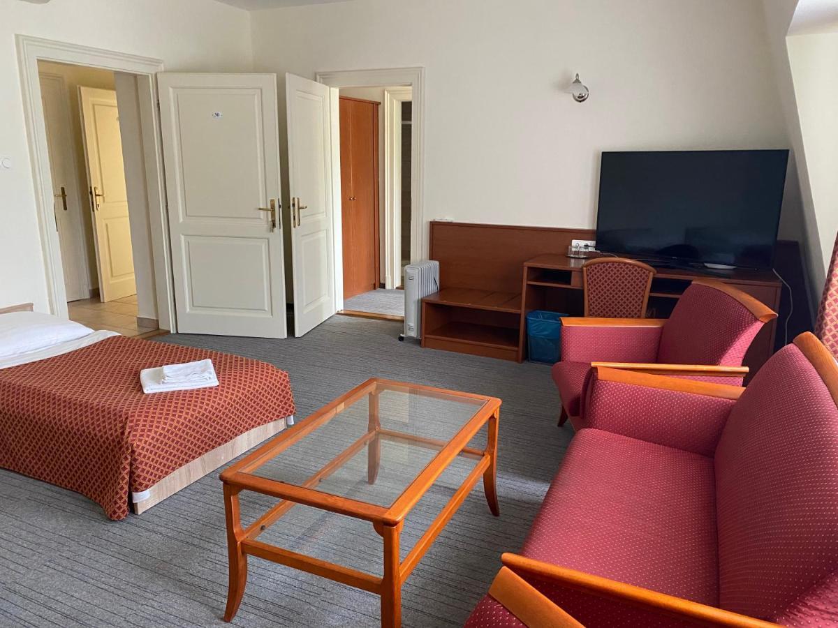 Fonix Hotel Balatonfoldvar Bagian luar foto